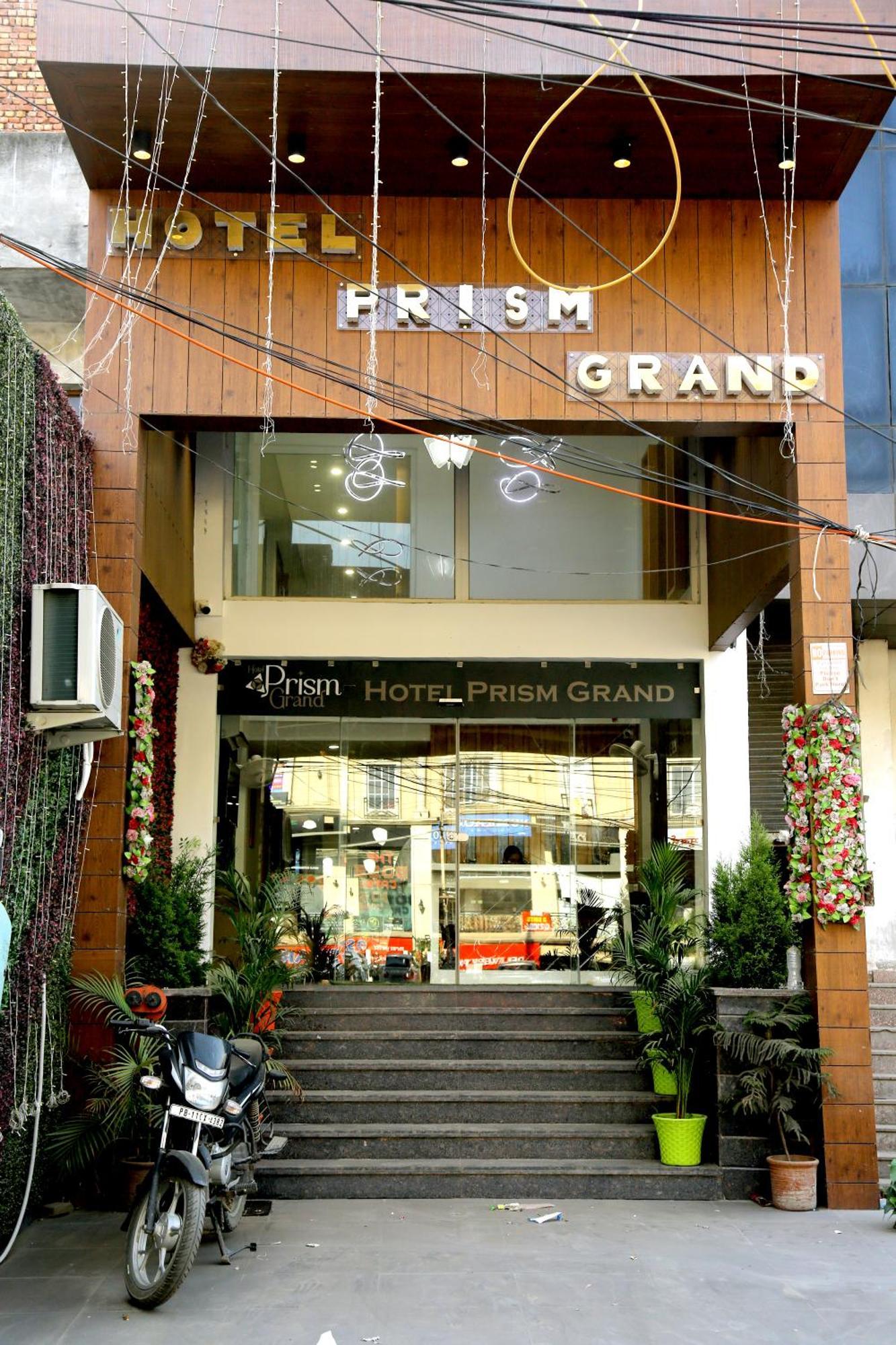 Prism Grand Hotel Zirakpur Ngoại thất bức ảnh