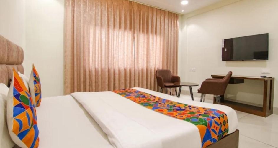 Prism Grand Hotel Zirakpur Ngoại thất bức ảnh
