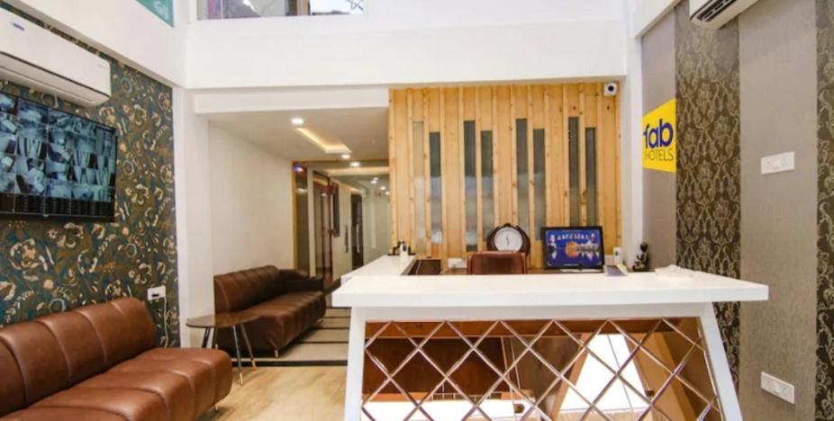 Prism Grand Hotel Zirakpur Ngoại thất bức ảnh