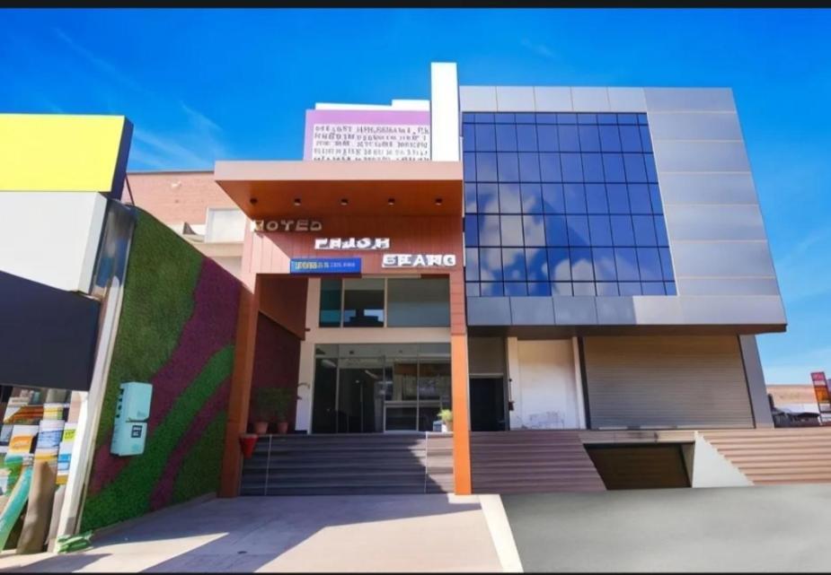 Prism Grand Hotel Zirakpur Ngoại thất bức ảnh